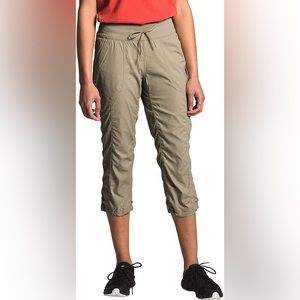 The North Face Aphrodite motion capri pants crop